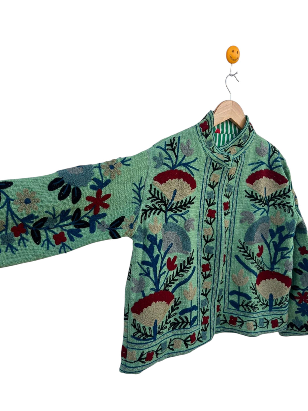 Handgemachte mintgrüne TNT Suzani Jacke – Boho Blumen bestickter Mantel – TNT10