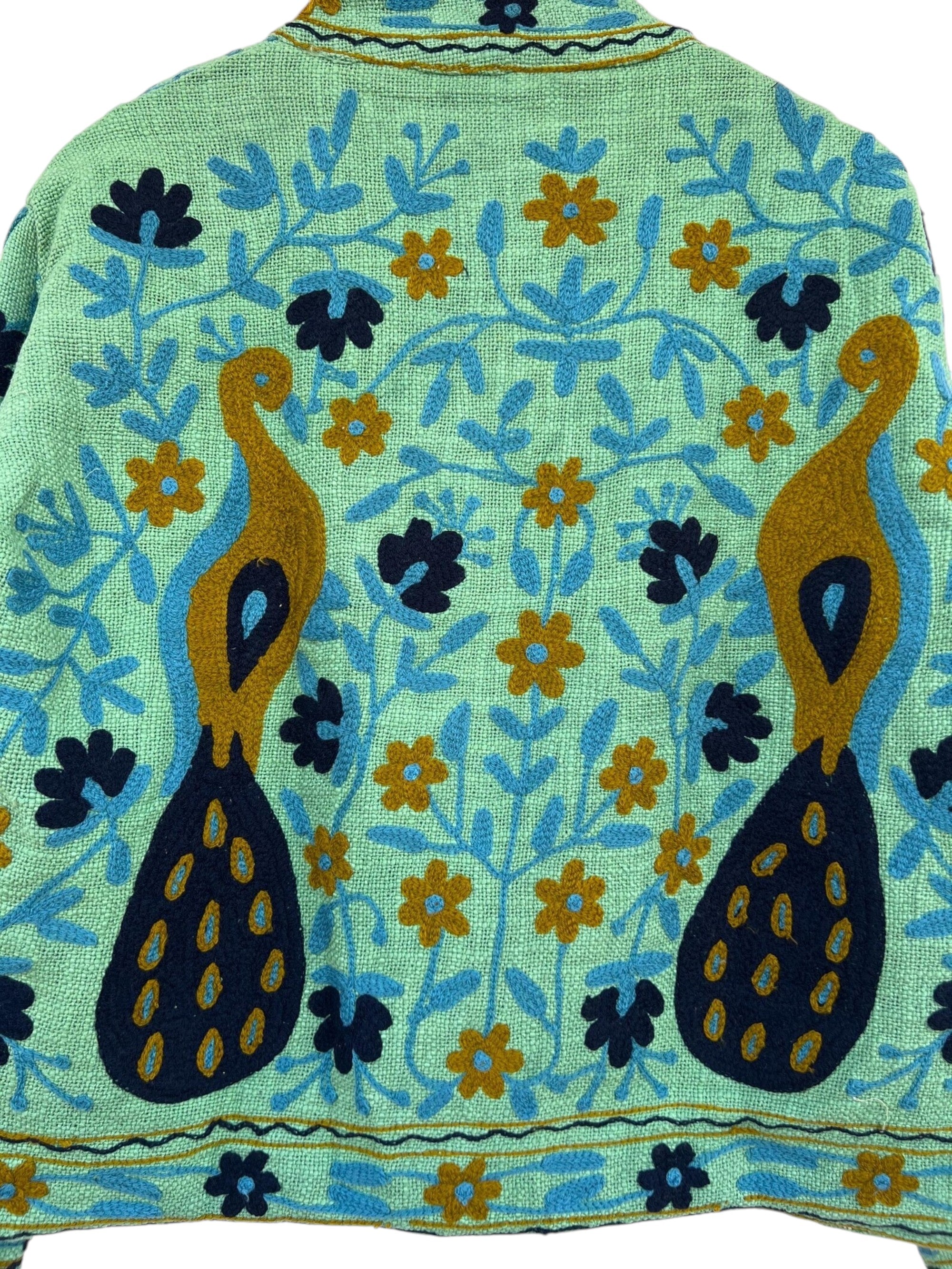 Handgefertigte mintgrüne Pfauen-Suzani-Jacke aus TNT – bestickter Boho-Mantel – TNT11