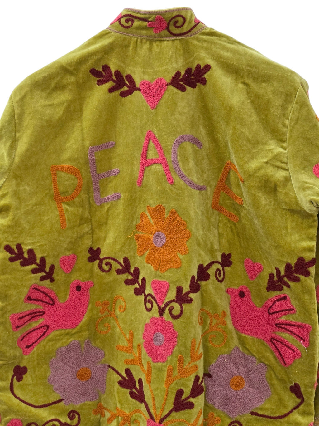 Handgefertigte Bomberjacke aus Samt mit Suzani-Stickerei - VT09