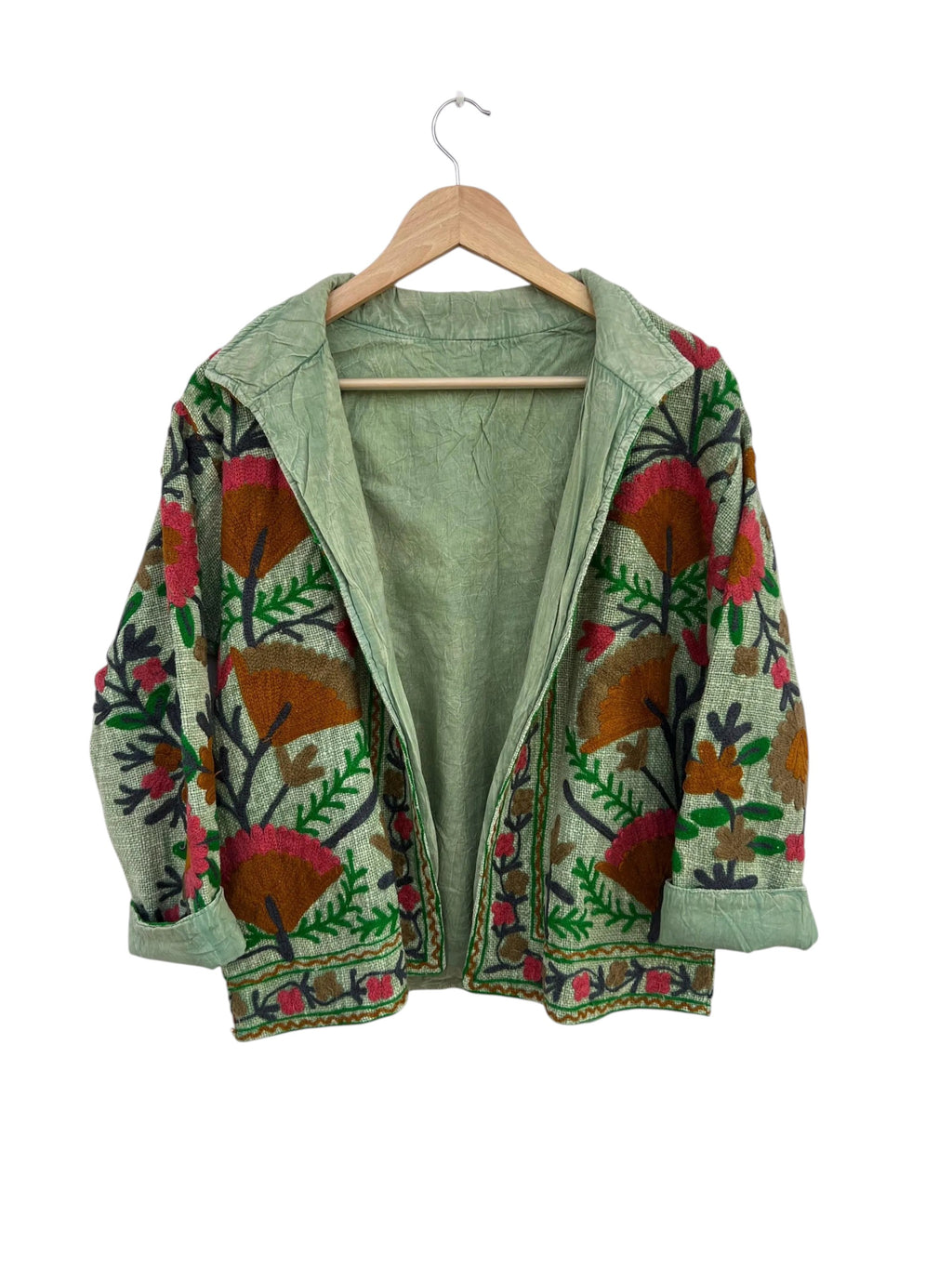 Giacca Suzani TNT Bianca e Rossa Fatta a Mano – Cappotto Boho Ricamato Botanico-TNT15