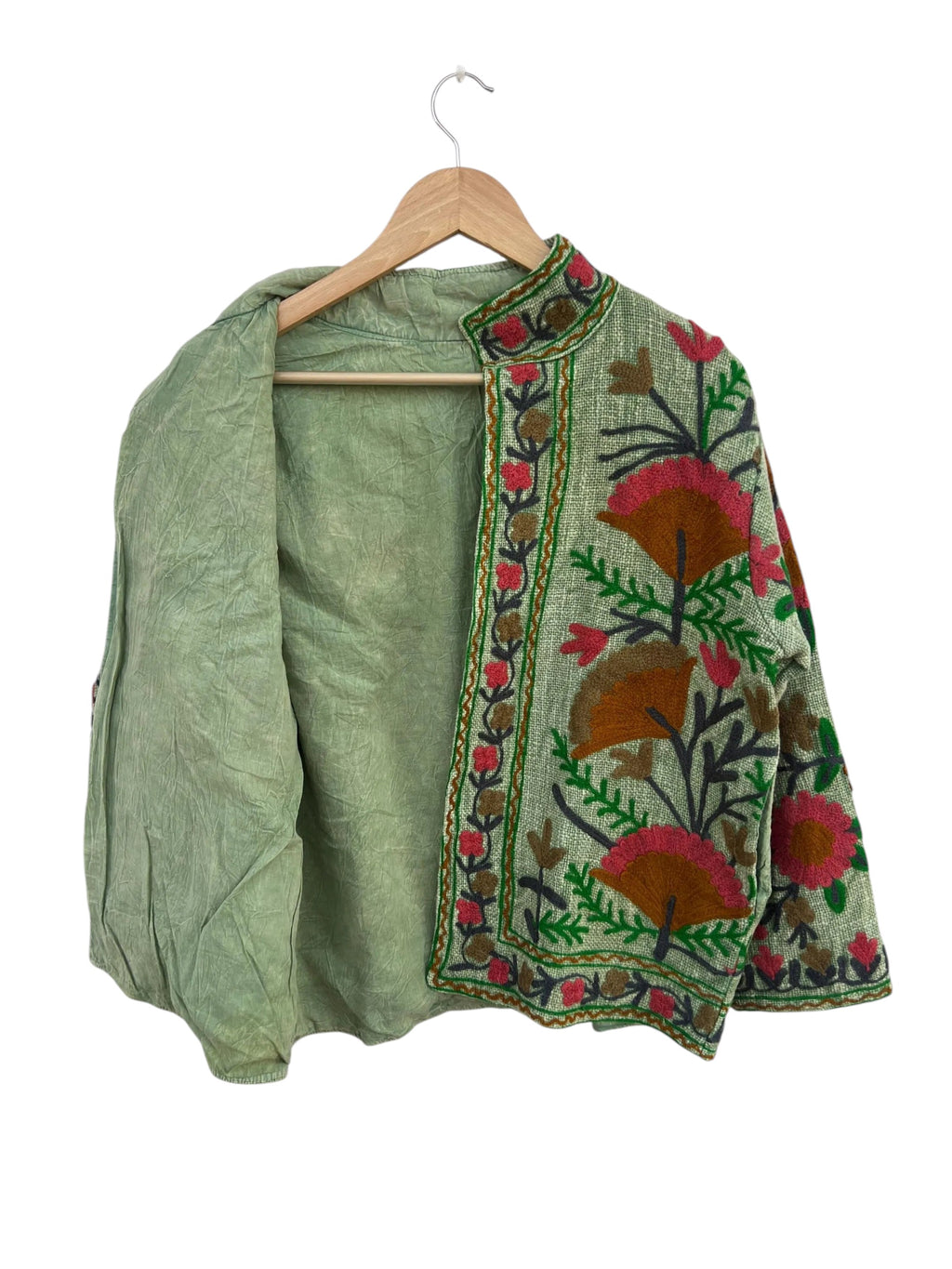 Giacca Suzani TNT Bianca e Rossa Fatta a Mano – Cappotto Boho Ricamato Botanico-TNT15