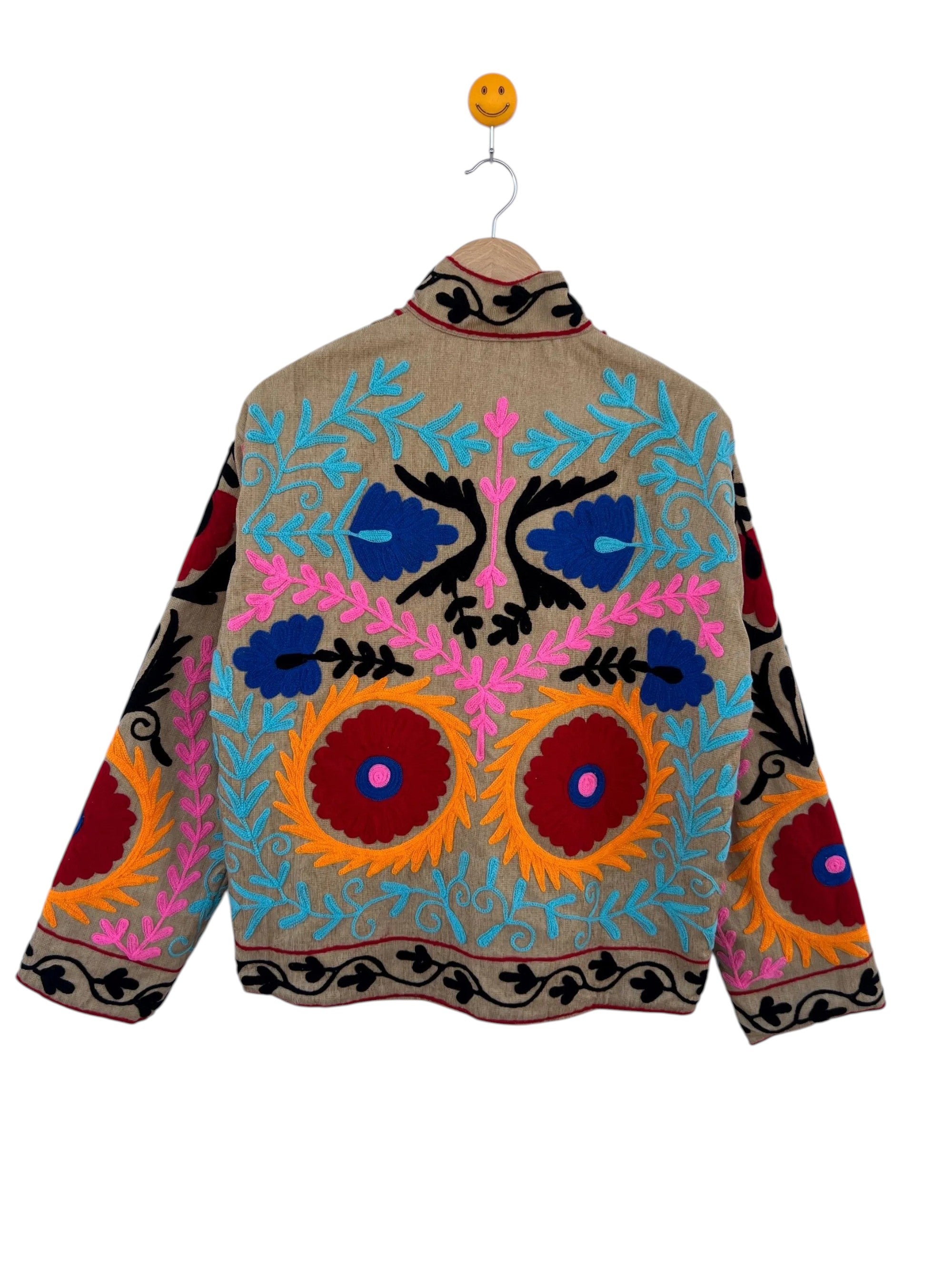 Handgemachte Beige Mehrfarbige TNT Suzani Jacke – Boho Bestickter Mantel-TNT08