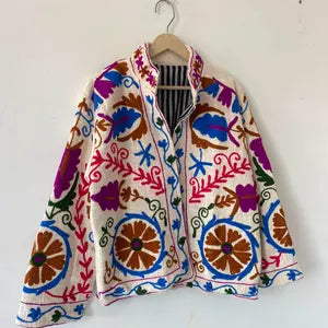 Giacca Suzani TNT Bianca e Rossa Fatta a Mano – Cappotto Boho Ricamato Botanico-TNT15