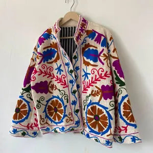 Giacca Suzani TNT Bianca e Rossa Fatta a Mano – Cappotto Boho Ricamato Botanico-TNT15