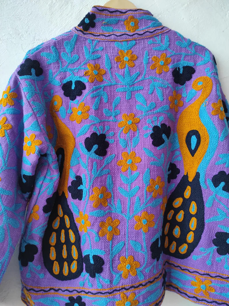 Giacca Suzani TNT Bianca e Rossa Fatta a Mano – Cappotto Boho Ricamato Botanico-TNT15