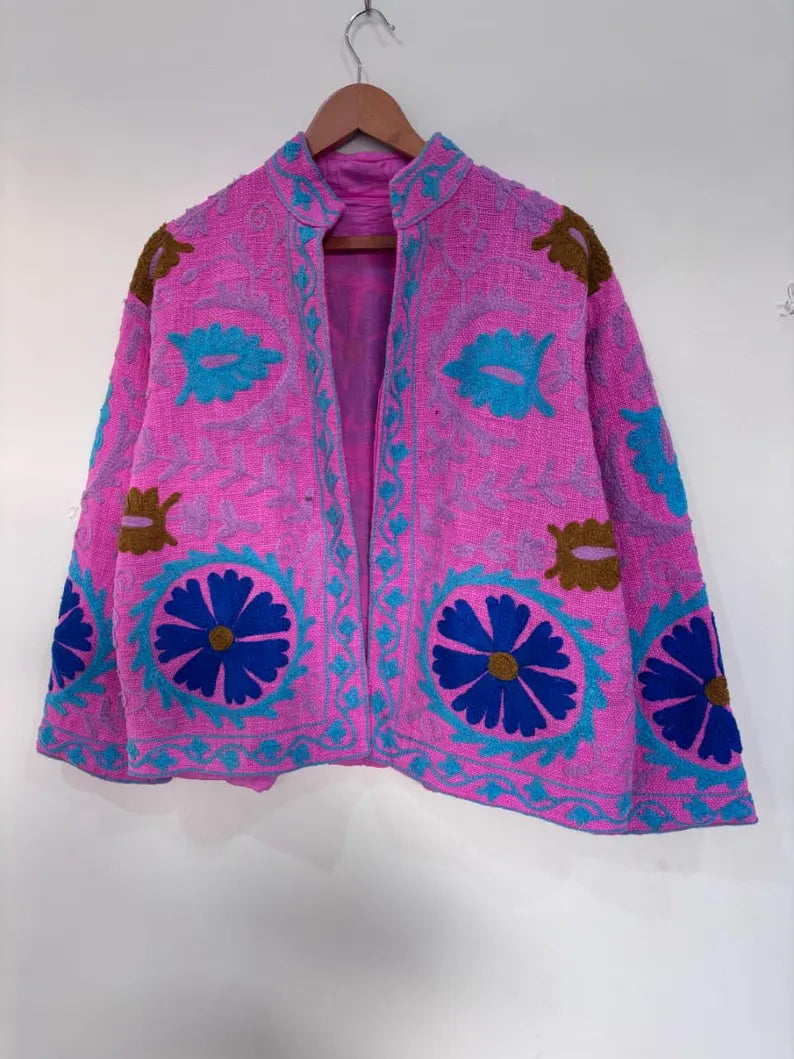 Giacca Suzani TNT Bianca e Rossa Fatta a Mano – Cappotto Boho Ricamato Botanico-TNT15