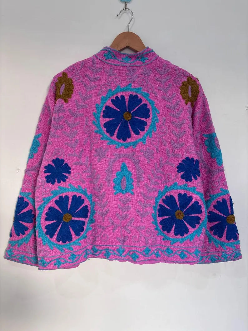 Giacca Suzani TNT Bianca e Rossa Fatta a Mano – Cappotto Boho Ricamato Botanico-TNT15